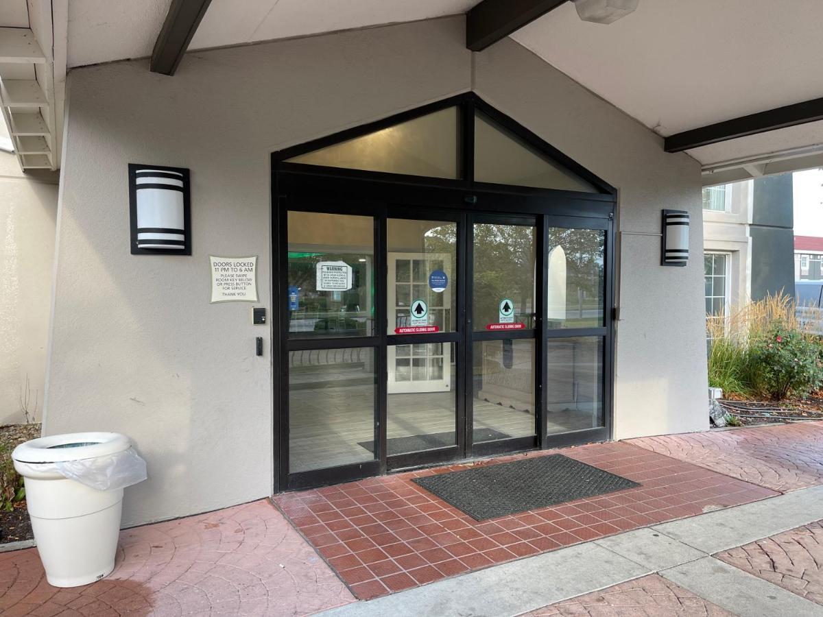 La Quinta Inn By Wyndham Indianapolis Airport Lynhurst מראה חיצוני תמונה