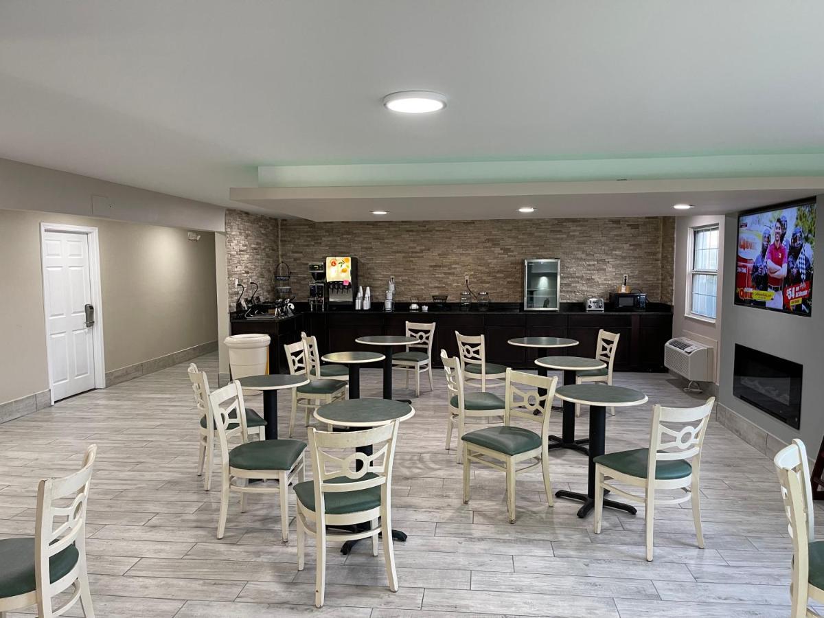 La Quinta Inn By Wyndham Indianapolis Airport Lynhurst מראה חיצוני תמונה