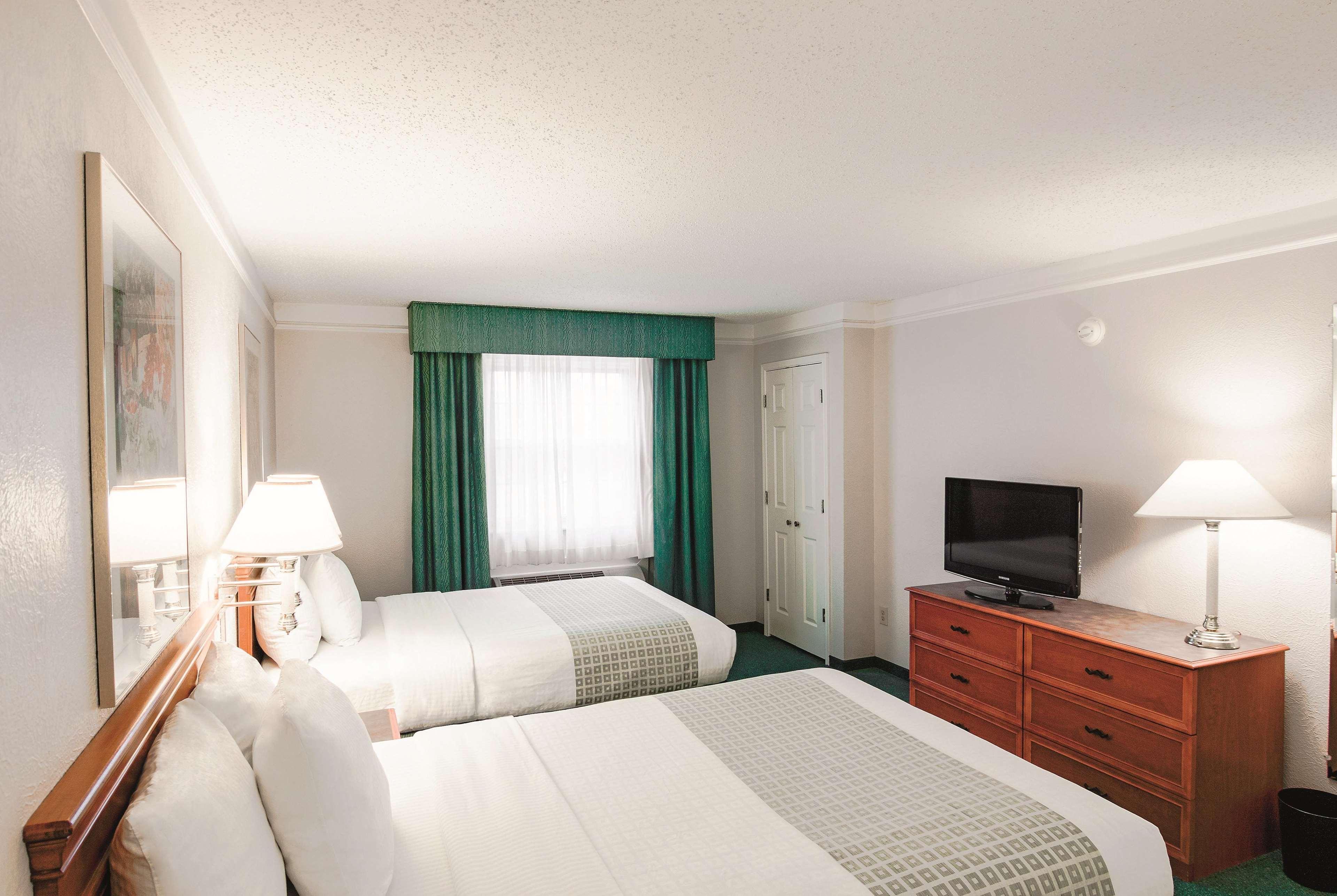 La Quinta Inn By Wyndham Indianapolis Airport Lynhurst מראה חיצוני תמונה